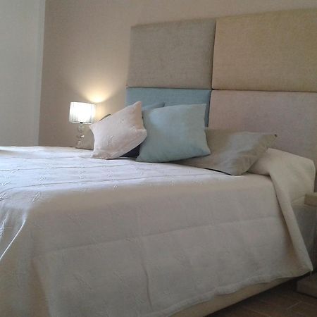 Il Giardino Di Daniela Bed & Breakfast ซาน เตโอโดโร ภายนอก รูปภาพ