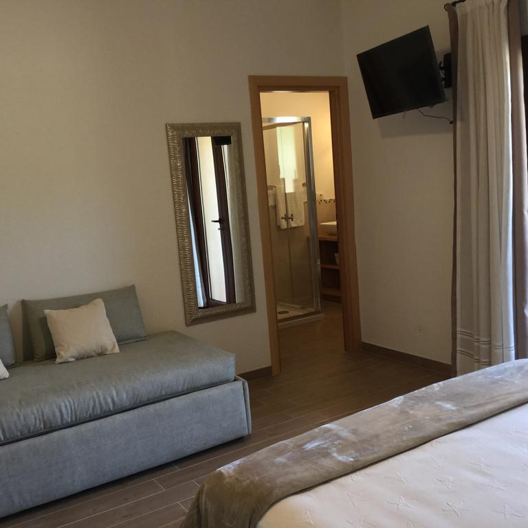 Il Giardino Di Daniela Bed & Breakfast ซาน เตโอโดโร ภายนอก รูปภาพ