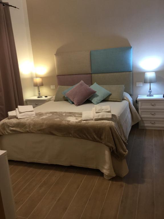 Il Giardino Di Daniela Bed & Breakfast ซาน เตโอโดโร ภายนอก รูปภาพ