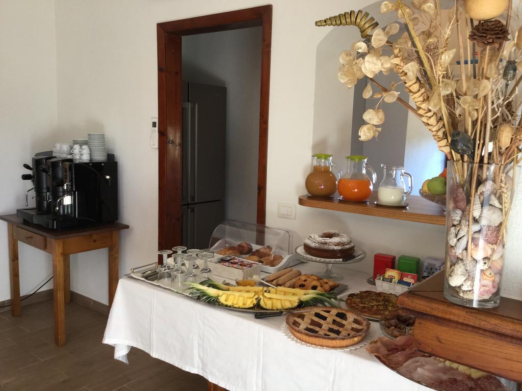 Il Giardino Di Daniela Bed & Breakfast ซาน เตโอโดโร ภายนอก รูปภาพ