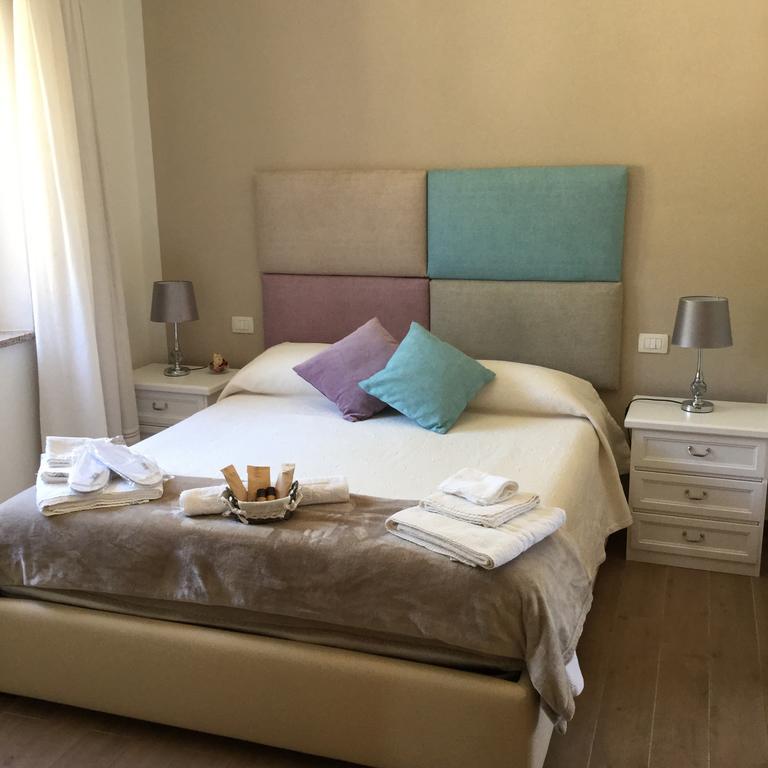 Il Giardino Di Daniela Bed & Breakfast ซาน เตโอโดโร ภายนอก รูปภาพ